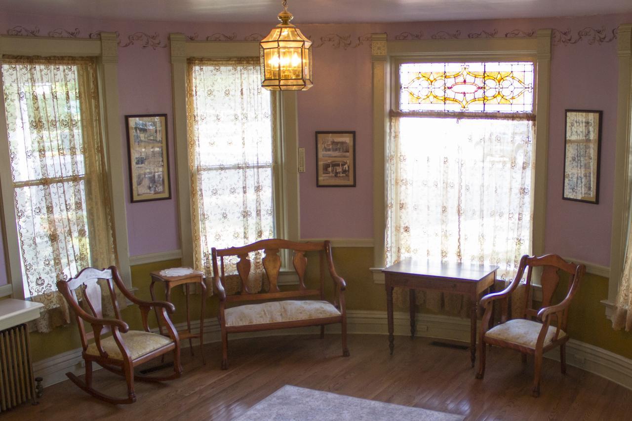 The Cottage House Council Grove エクステリア 写真